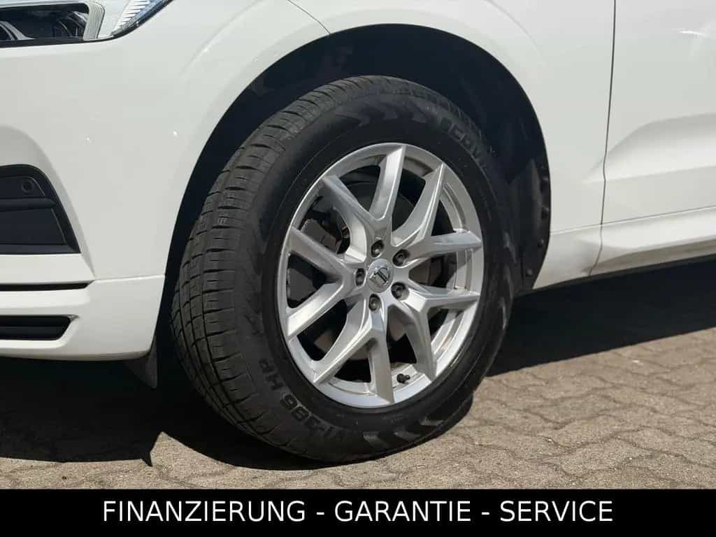Volvo XC60 D4 AWD MOMENTUM/HUD/LEDER/PANO/LED/AHK 10/2018-photo-38