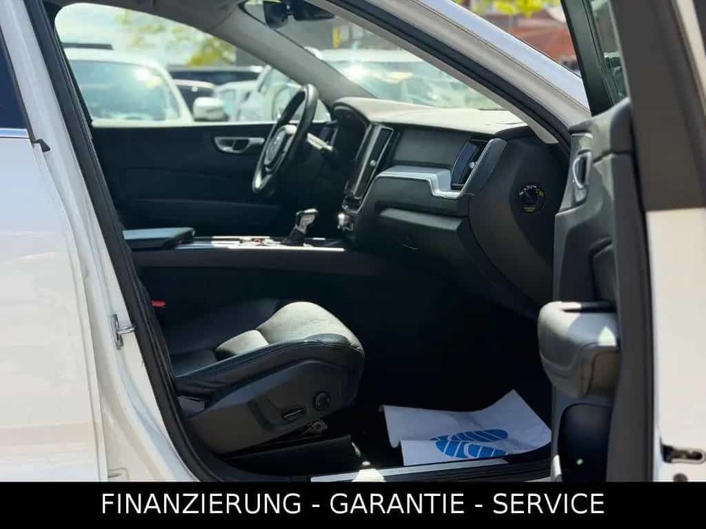 Volvo XC60 D4 AWD MOMENTUM/HUD/LEDER/PANO/LED/AHK 10/2018-photo-5