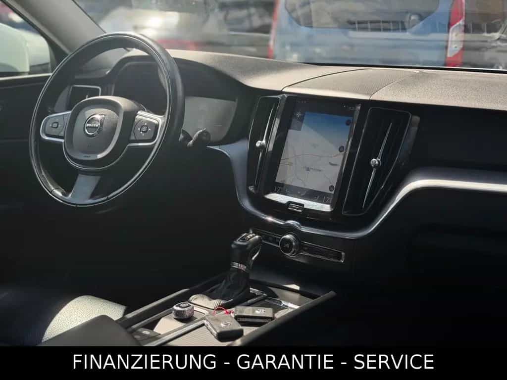 Volvo XC60 D4 AWD MOMENTUM/HUD/LEDER/PANO/LED/AHK 10/2018-photo-8