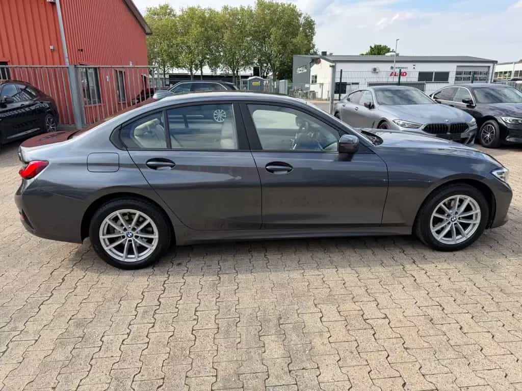 BMW 3 Series i xDrive Lim/Leder/Sportsitze/Navi/LED 12/2020-photo-4