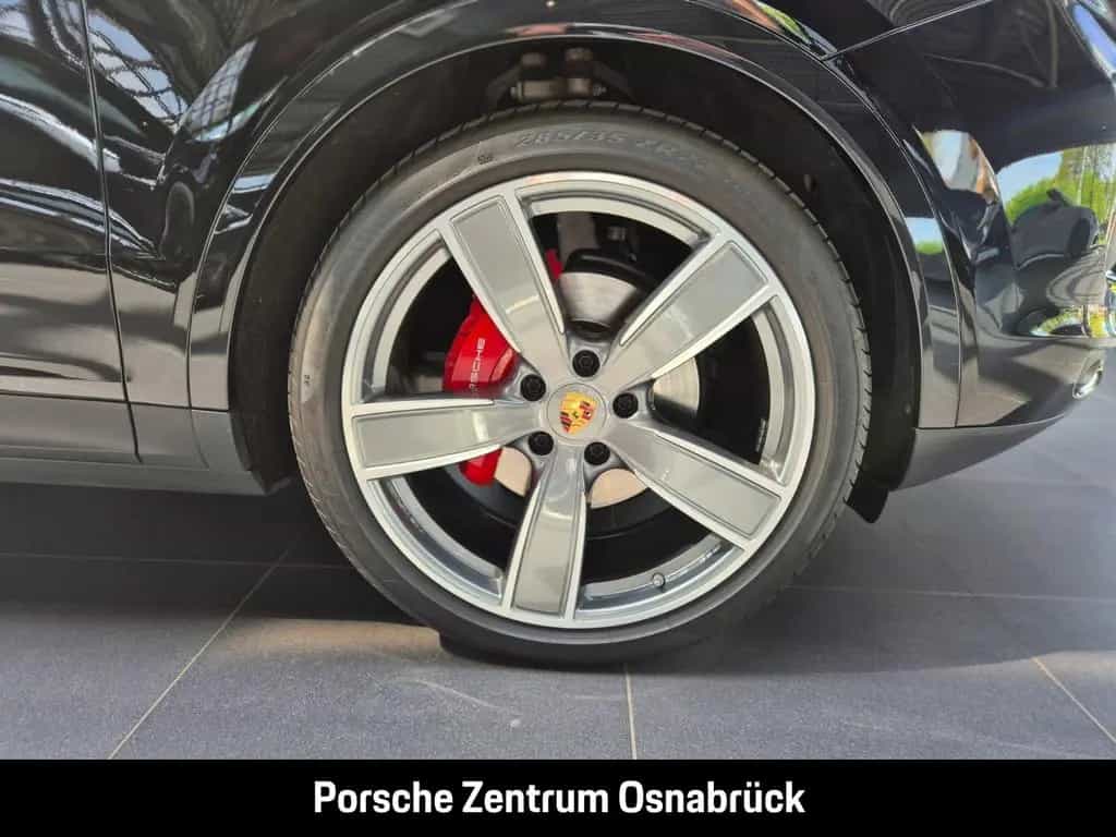 Porsche Cayenne Platinum Edition 10/2022-photo-11