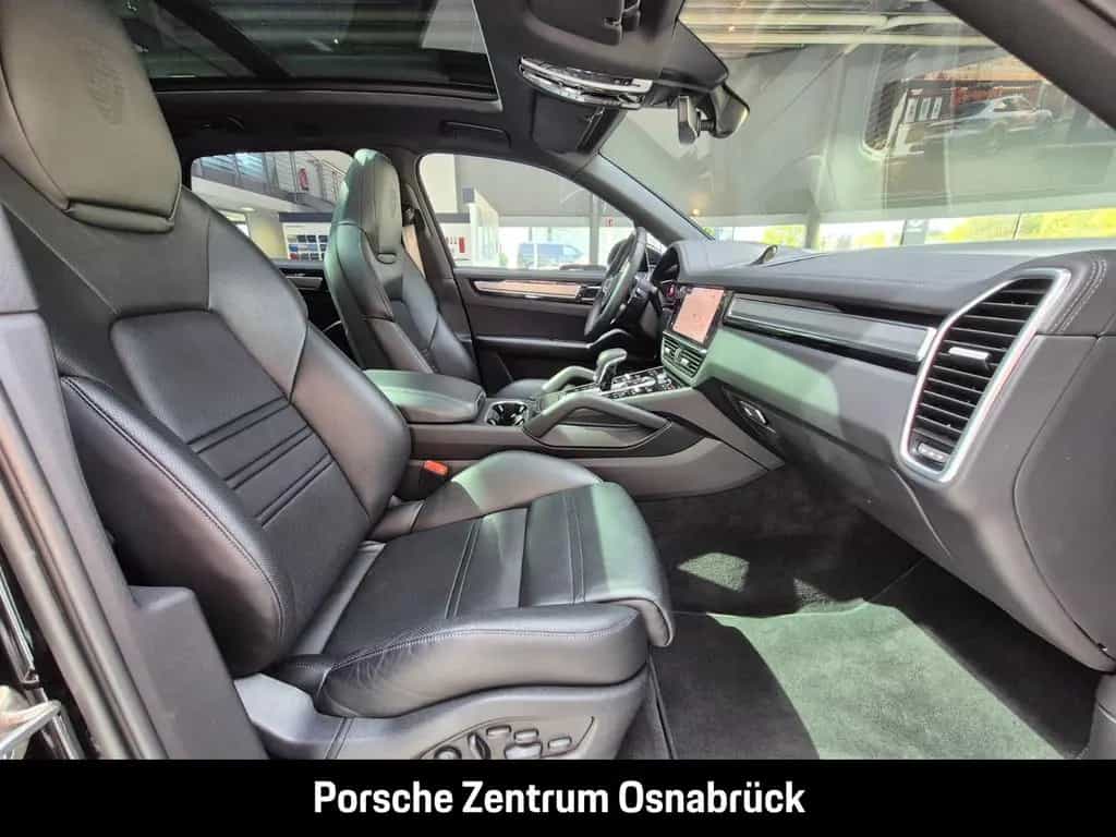 Porsche Cayenne Platinum Edition 10/2022-photo-20