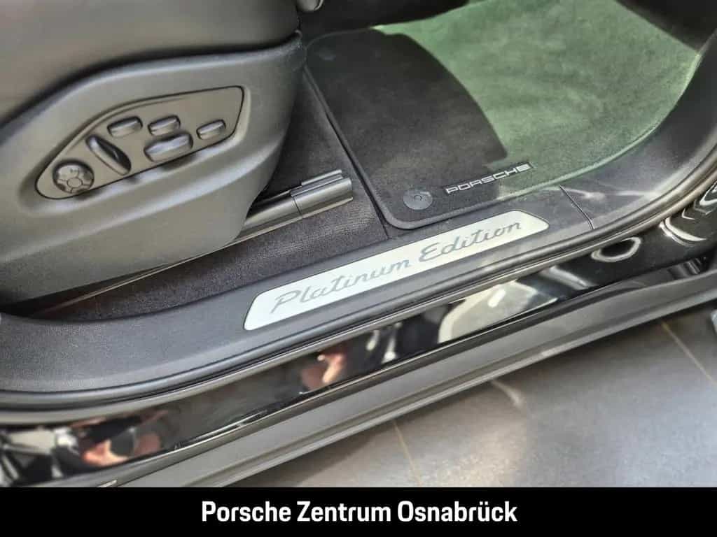 Porsche Cayenne Platinum Edition 10/2022-photo-21