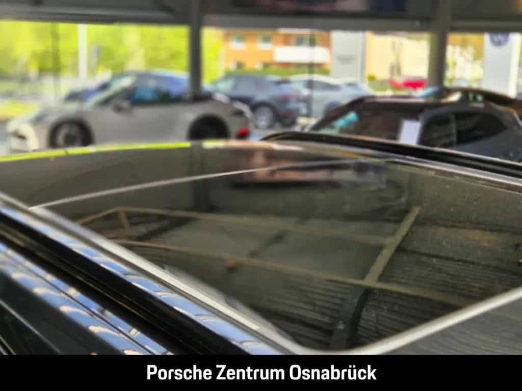 Porsche Cayenne Platinum Edition 10/2022-photo-23