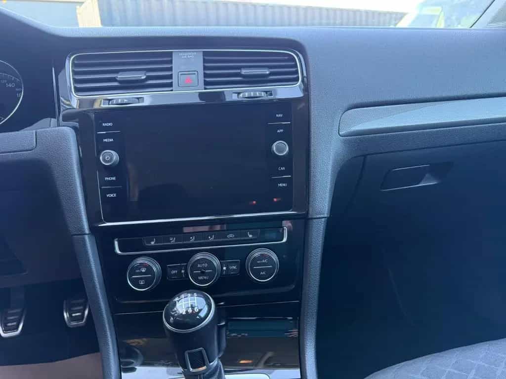 Volkswagen Golf VII Variant Join AHK Sitzheizung 11/2018-photo-9
