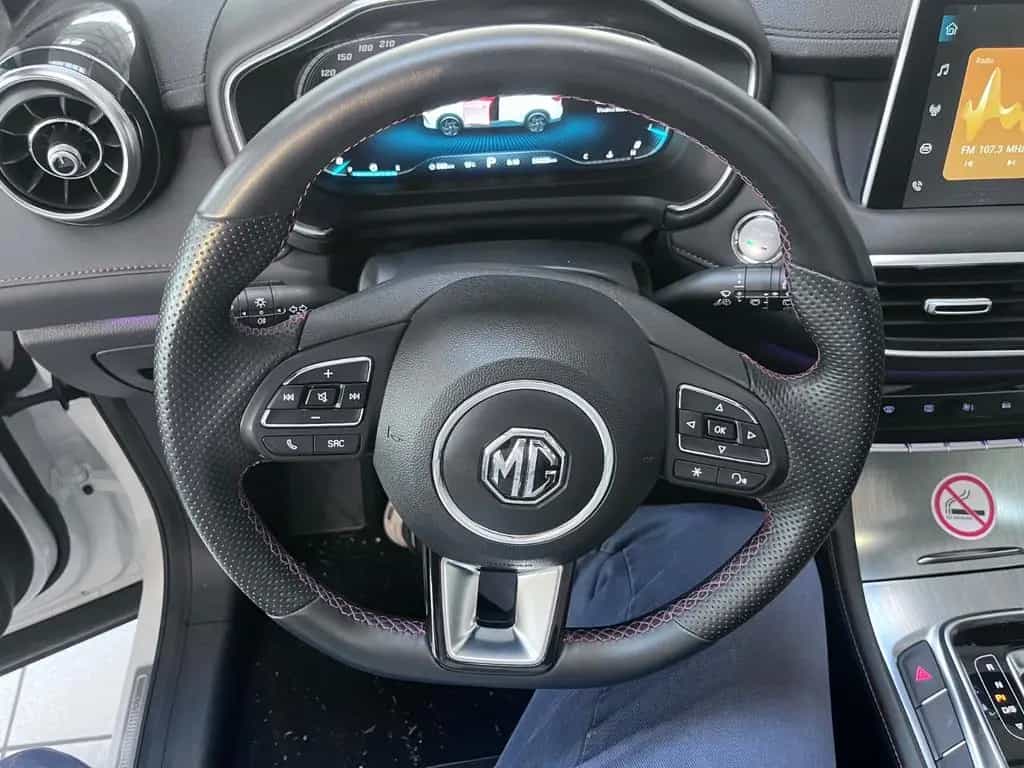 MG HS Luxury Automatik Glasdach 07/2024-photo-16