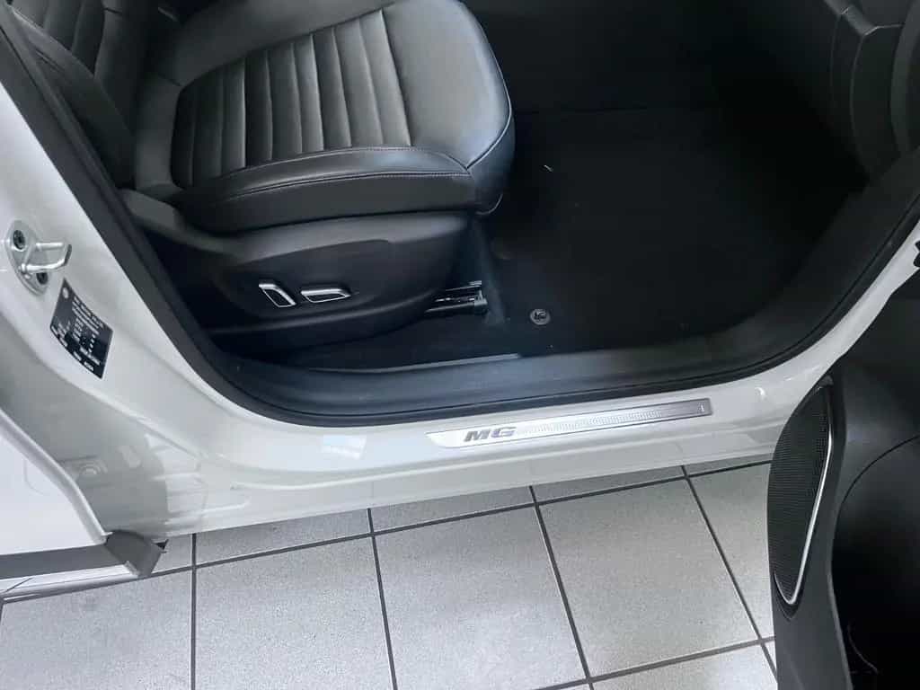MG HS Luxury Automatik Glasdach 07/2024-photo-7