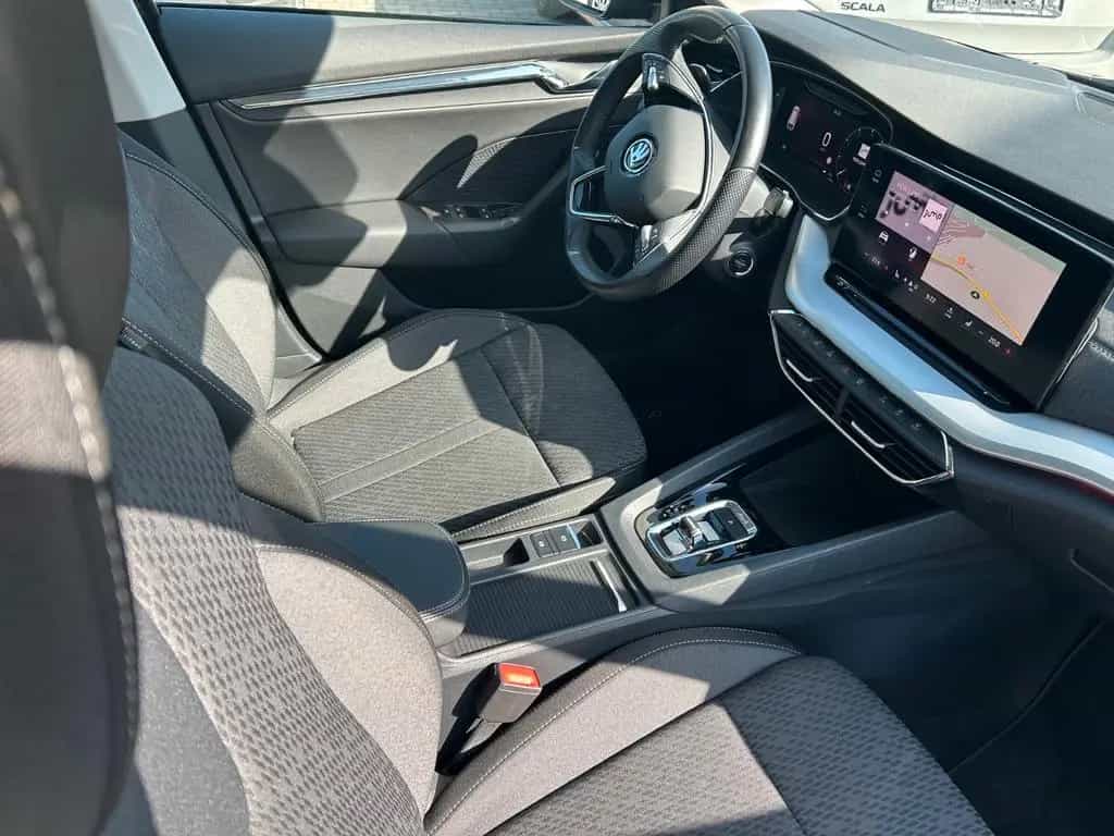Skoda Octavia Combi Style 4x4 DSG AHK 2.0TSI 190PS 02/2024-photo-16