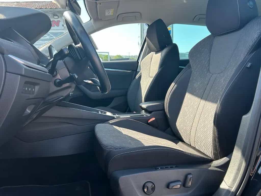 Skoda Octavia Combi Style 4x4 DSG AHK 2.0TSI 190PS 02/2024-photo-17