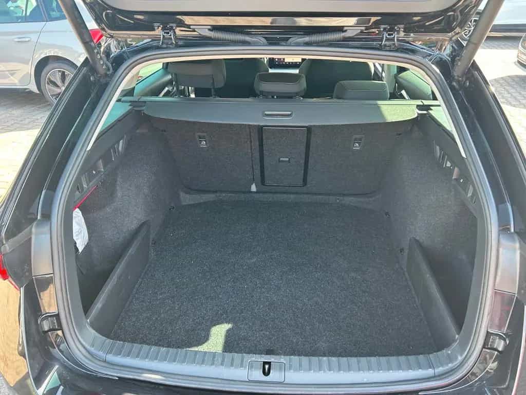 Skoda Octavia Combi Style 4x4 DSG AHK 2.0TSI 190PS 02/2024-photo-6