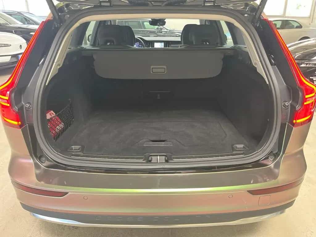 Volvo V60 Cross Country Cross Country Plus AWD B4 AHK* 05/2023-photo-10