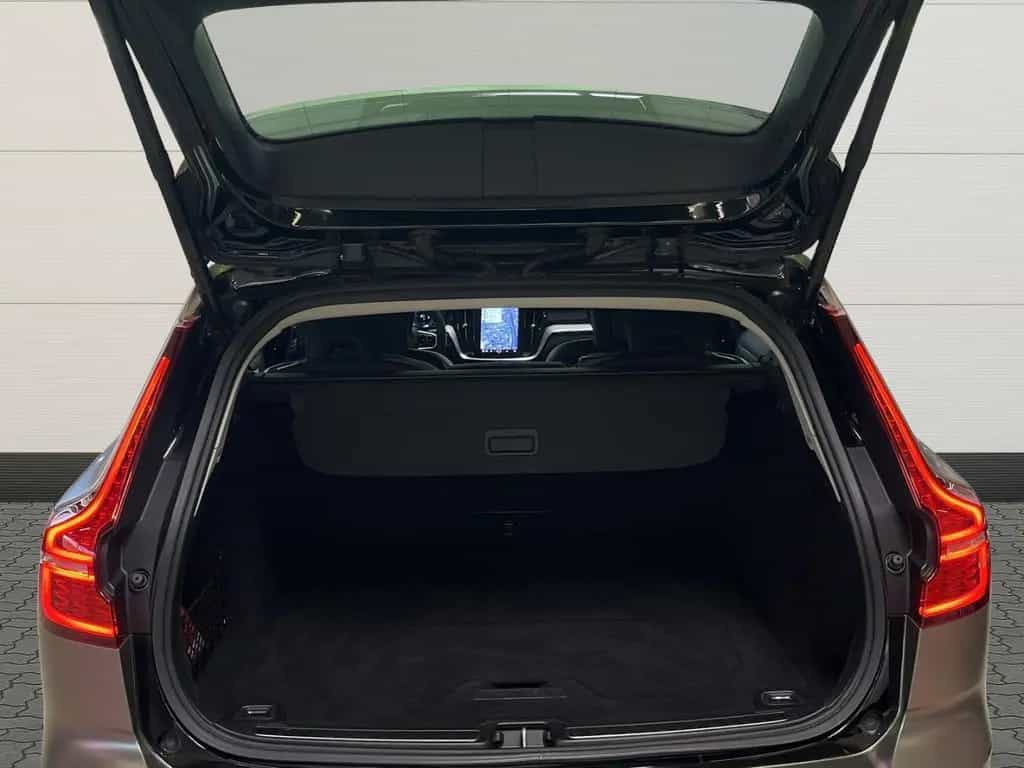 Volvo V60 Cross Country Cross Country Plus AWD B4 AHK* 05/2023-photo-9