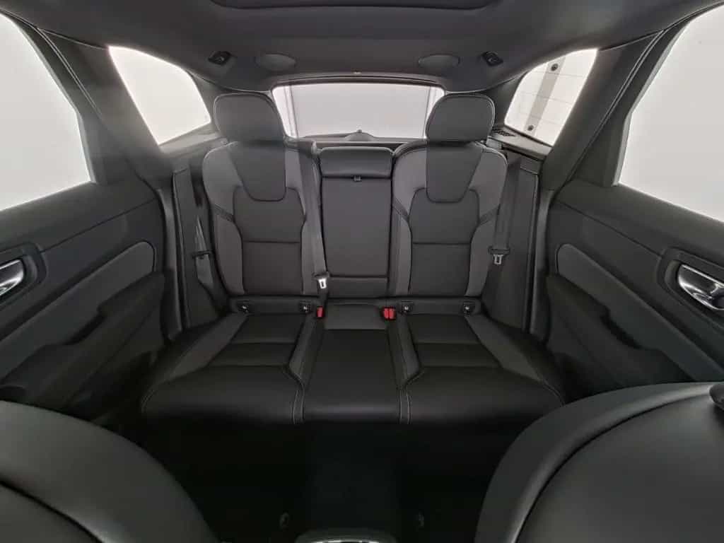 Volvo XC60 B5 AWD Ultra Black Luftf.*ACC*PGSD*V-LED*H/ 09/2025-photo-5