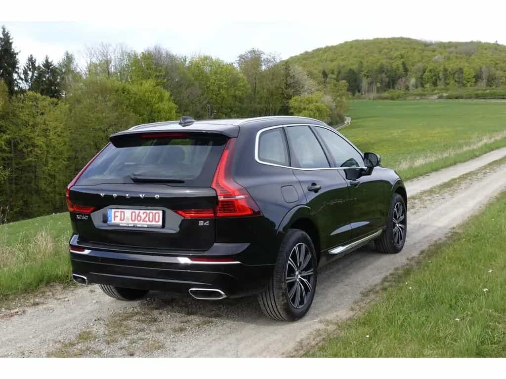 Volvo XC60 B4 AWD Inscription PDC*RFK*V-LED*AHK*Memory 03/2021-photo-12