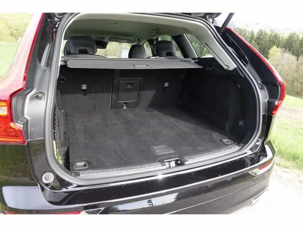 Volvo XC60 B4 AWD Inscription PDC*RFK*V-LED*AHK*Memory 03/2021-photo-13