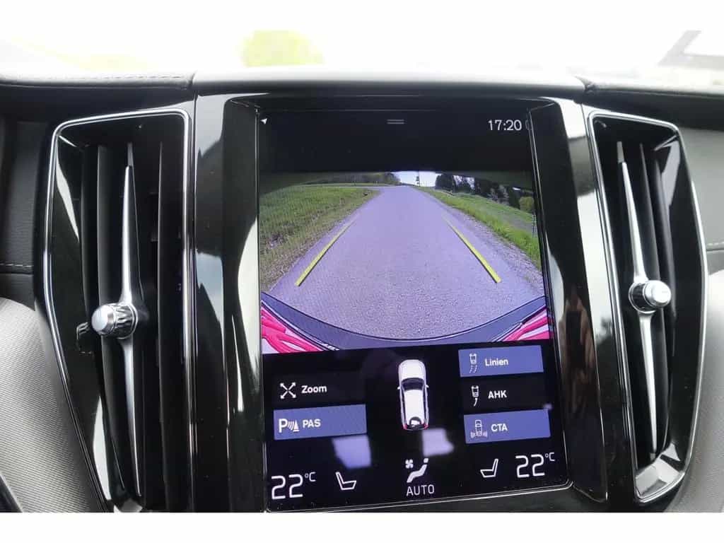 Volvo XC60 B4 AWD Inscription PDC*RFK*V-LED*AHK*Memory 03/2021-photo-2