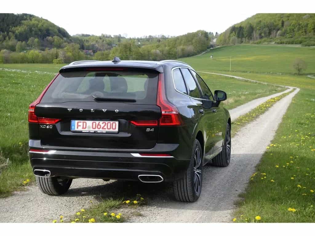 Volvo XC60 B4 AWD Inscription PDC*RFK*V-LED*AHK*Memory 03/2021-photo-6