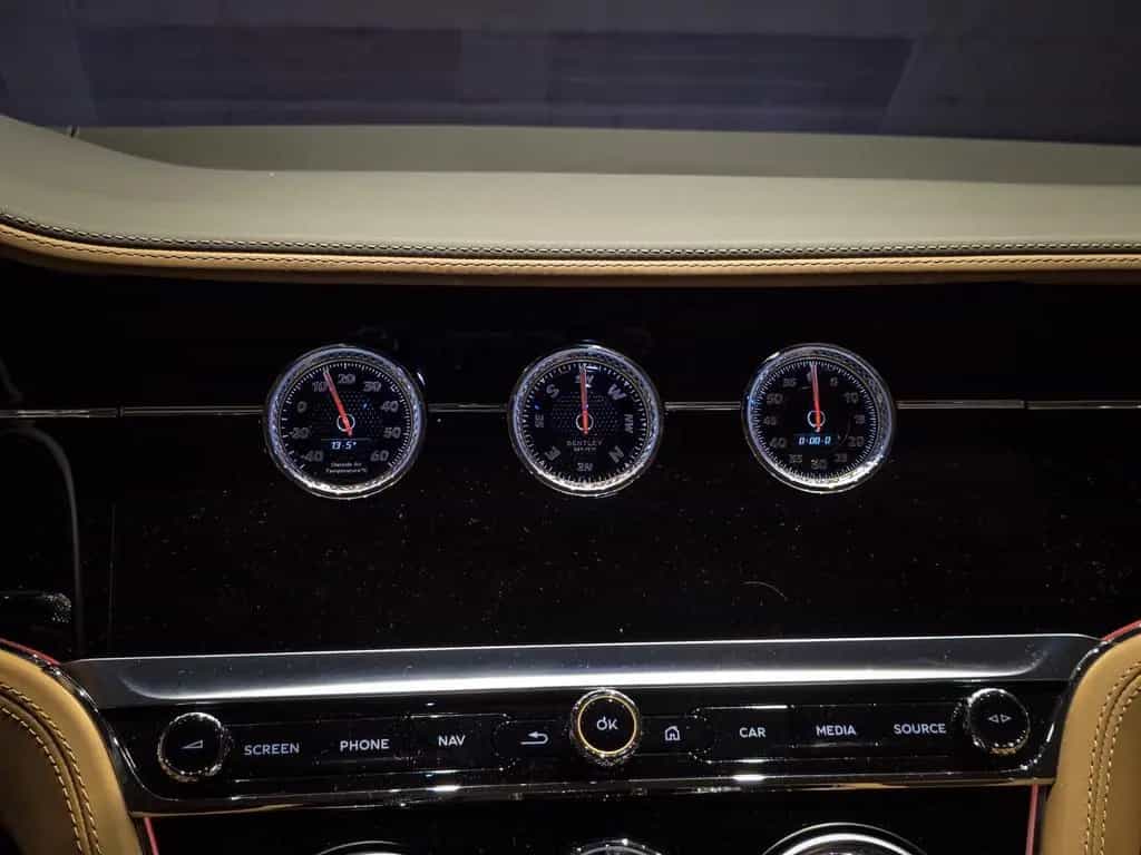 Bentley Continental GT Azure / erste Hand / 12/2023-photo-25