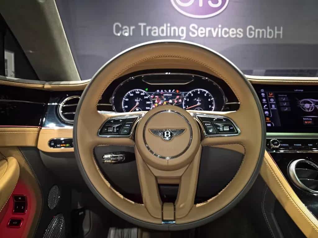 Bentley Continental GT Azure / erste Hand / 12/2023-photo-28