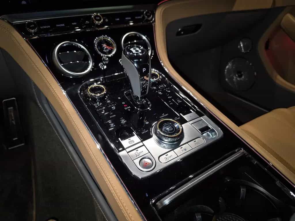 Bentley Continental GT Azure / erste Hand / 12/2023-photo-33