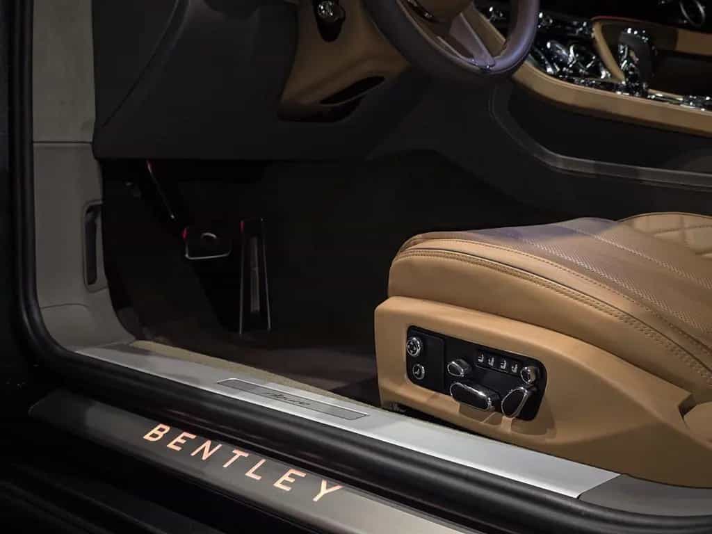 Bentley Continental GT Azure / erste Hand / 12/2023-photo-38