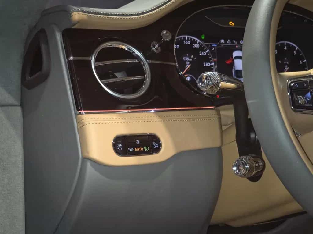 Bentley Continental GT Azure / erste Hand / 12/2023-photo-44