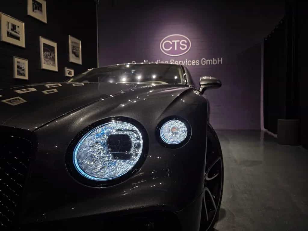 Bentley Continental GT Azure / erste Hand / 12/2023-photo-46