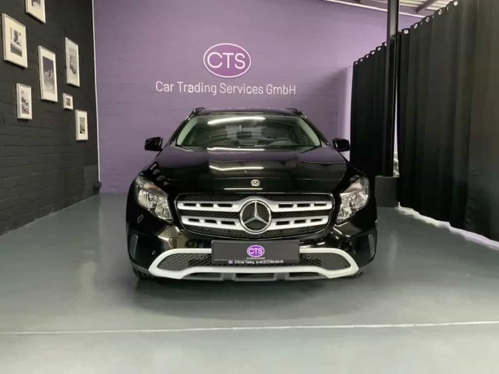 Mercedes-Benz GLA 180 GLA / Business Paket 10/2019-photo-0