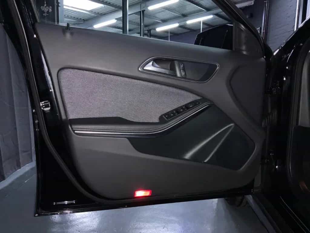 Mercedes-Benz GLA 180 GLA / Business Paket 10/2019-photo-13