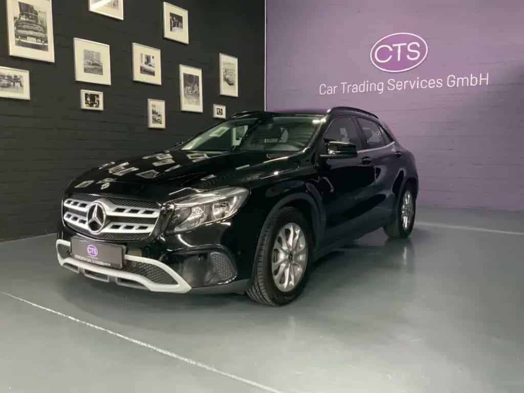 Mercedes-Benz GLA 180 GLA / Business Paket 10/2019-photo-2
