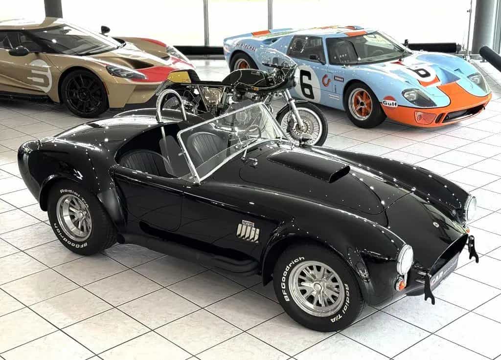 Cobra Other 427 Shelby Cobra by Superformance 7.0 V8  551 PS 06/1965-photo-0