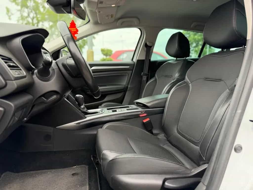 Renault Megane TCe 140 EDC GPF Intens Grandtour 10/2021-photo-8