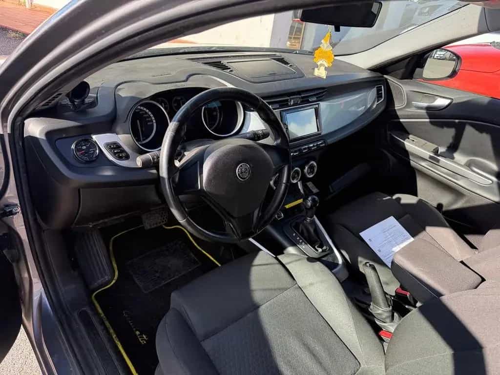 Alfa Romeo Giulietta 1.4 Turbo MultiAir Distinct 05/2012-photo-2