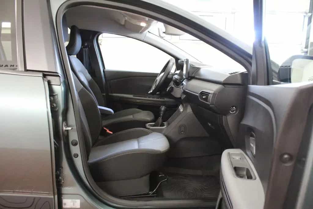 Dacia Jogger TCE 110 Extreme+ 5-Sitzer *AHK* 08/2023-photo-11