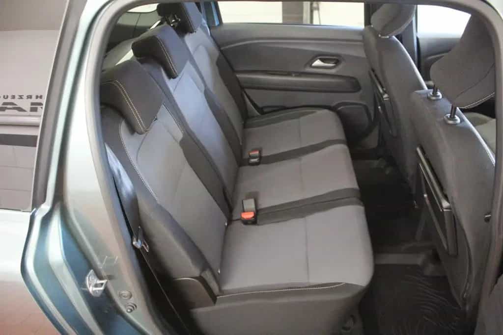 Dacia Jogger TCE 110 Extreme+ 5-Sitzer *AHK* 08/2023-photo-14