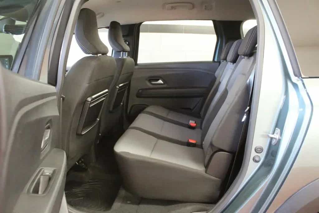 Dacia Jogger TCE 110 Extreme+ 5-Sitzer *AHK* 08/2023-photo-17