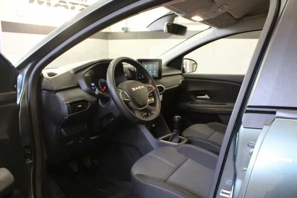 Dacia Jogger TCE 110 Extreme+ 5-Sitzer *AHK* 08/2023-photo-23