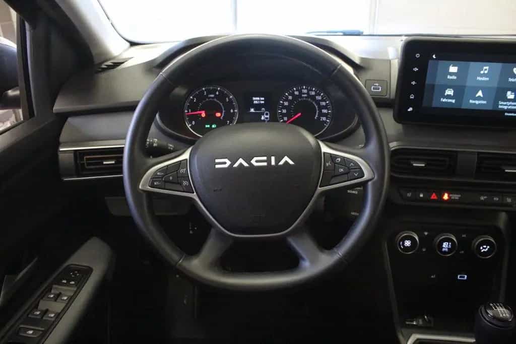 Dacia Jogger TCE 110 Extreme+ 5-Sitzer *AHK* 08/2023-photo-26