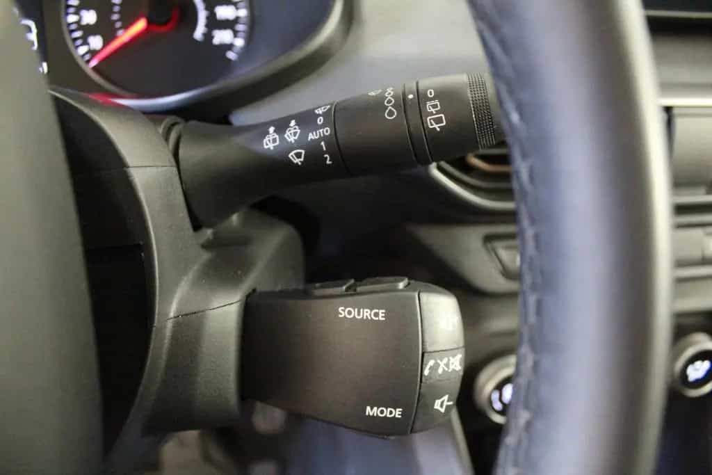Dacia Jogger TCE 110 Extreme+ 5-Sitzer *AHK* 08/2023-photo-30
