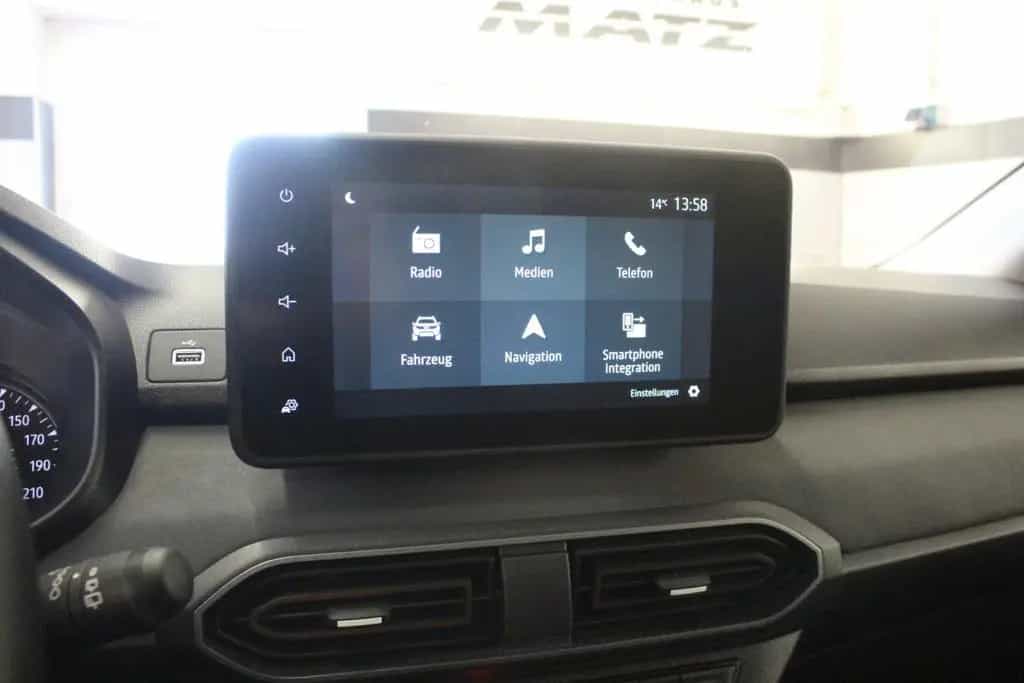 Dacia Jogger TCE 110 Extreme+ 5-Sitzer *AHK* 08/2023-photo-38