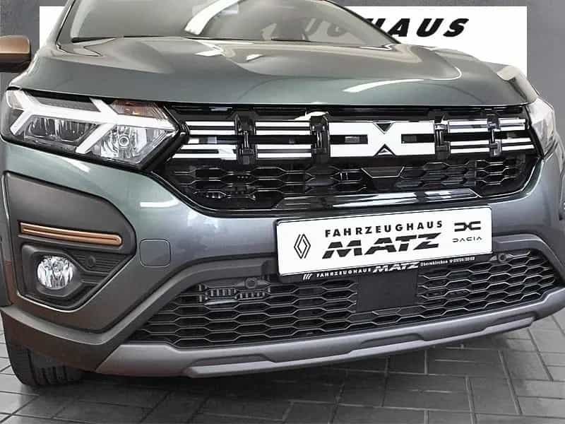 Dacia Jogger TCE 110 Extreme+ 5-Sitzer *AHK* 08/2023-photo-4