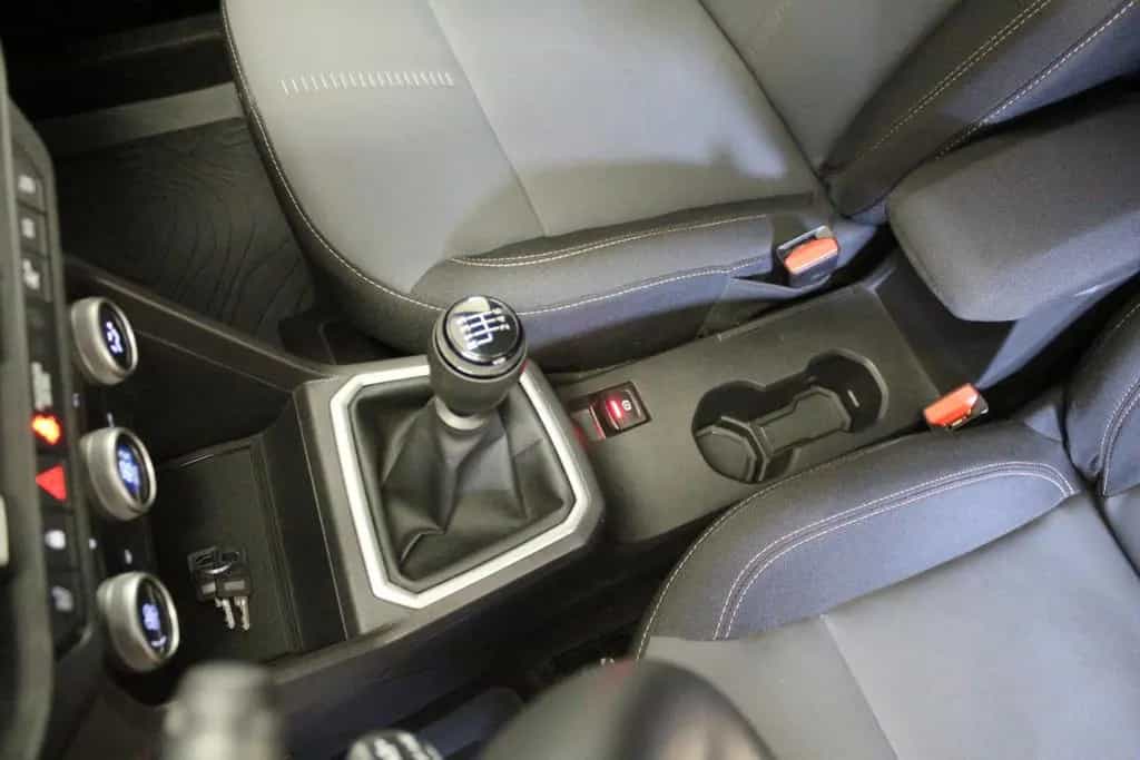 Dacia Jogger TCE 110 Extreme+ 5-Sitzer *AHK* 08/2023-photo-41