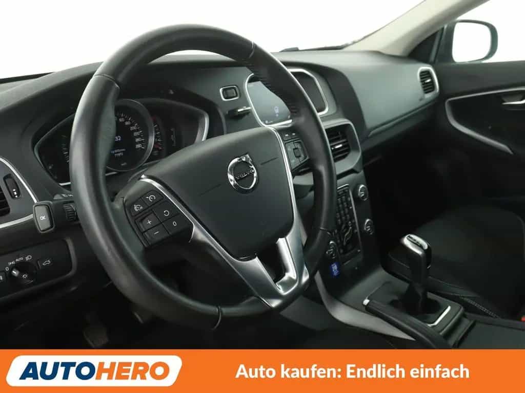Volvo V40 2.0 T2 Momentum *NAVI*LED*TEMPO*PDC*SHZ* 03/2018-photo-10