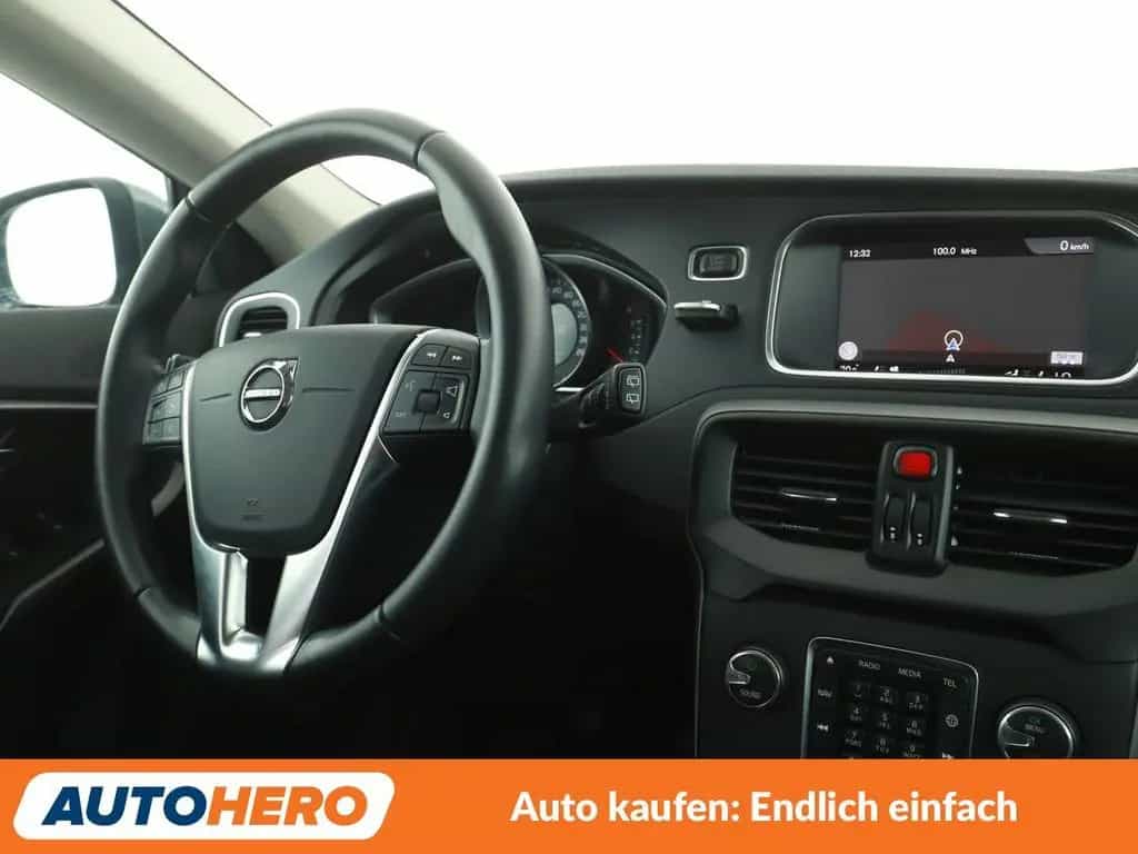 Volvo V40 2.0 T2 Momentum *NAVI*LED*TEMPO*PDC*SHZ* 03/2018-photo-12