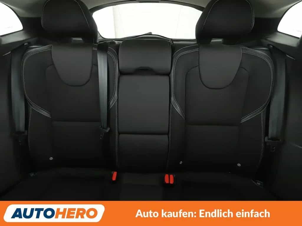 Volvo V40 2.0 T2 Momentum *NAVI*LED*TEMPO*PDC*SHZ* 03/2018-photo-15