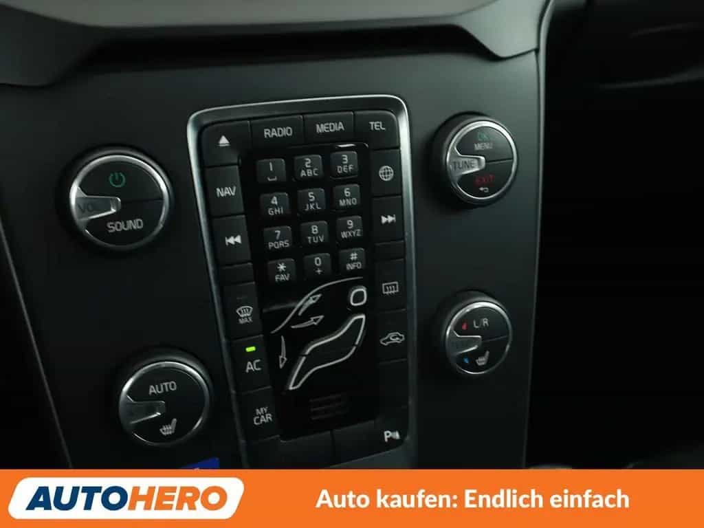 Volvo V40 2.0 T2 Momentum *NAVI*LED*TEMPO*PDC*SHZ* 03/2018-photo-21