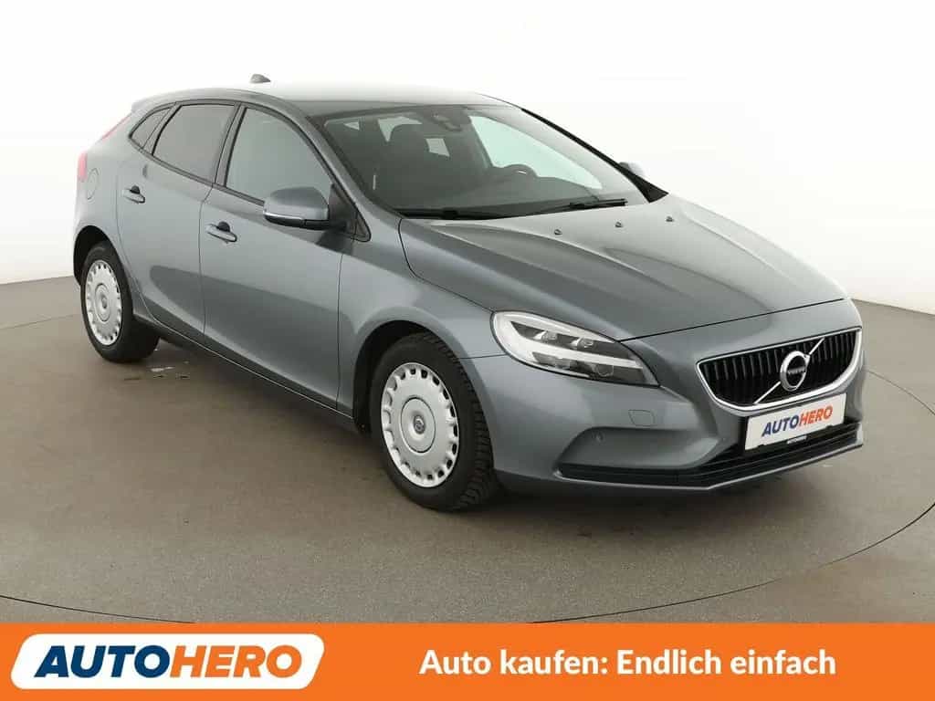 Volvo V40 2.0 T2 Momentum *NAVI*LED*TEMPO*PDC*SHZ* 03/2018-photo-7