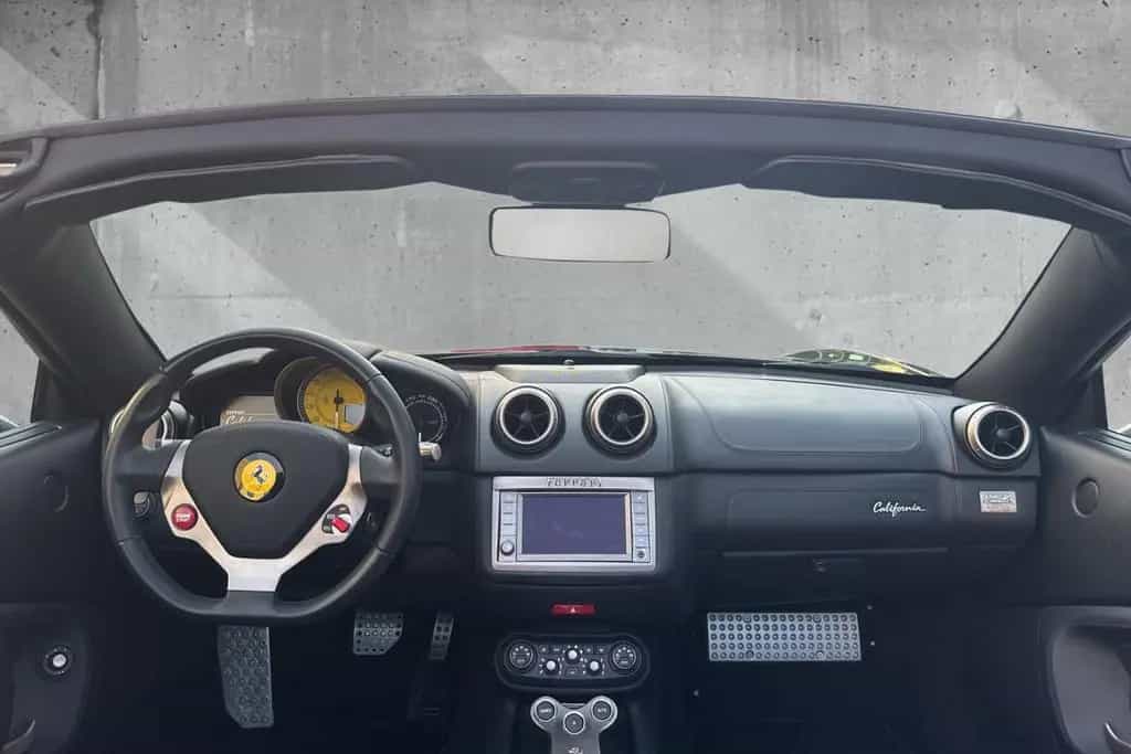 Ferrari California *Daytona*Embleme*Dt. Auto 10/2010-photo-15