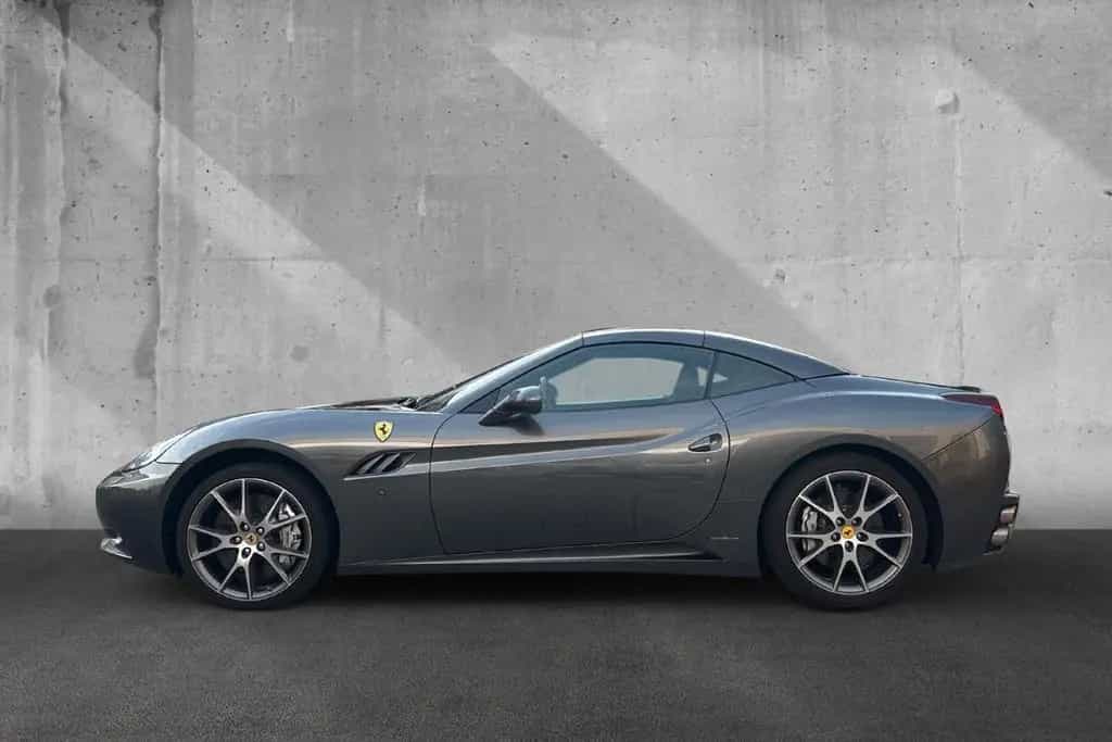 Ferrari California *Daytona*Embleme*Dt. Auto 10/2010-photo-2