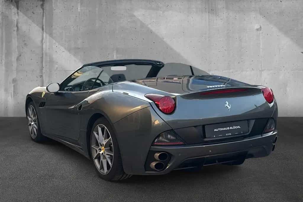 Ferrari California *Daytona*Embleme*Dt. Auto 10/2010-photo-3